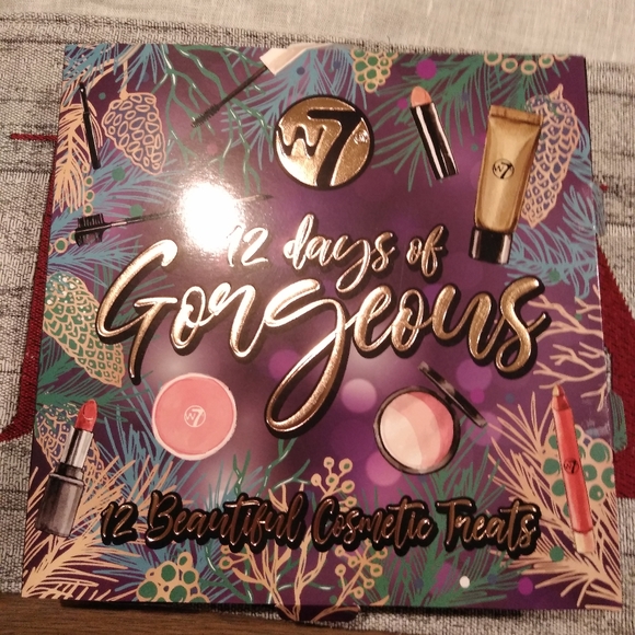 12 Days of Gorgeous Beauty Gift Set - Picture 1 of 4